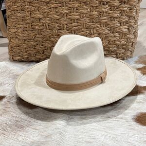 ASN faux suede ivory rancher hat